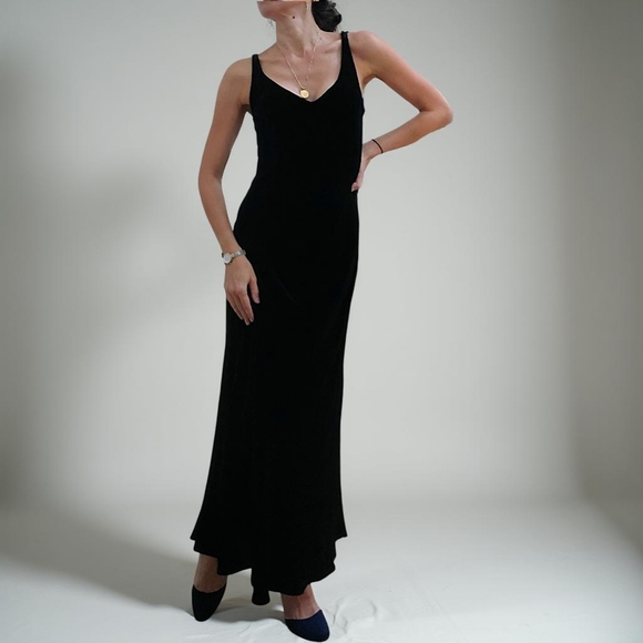 Neiman Marcus Velvet Deep V Black Evening Dress - Picture 5 of 11
